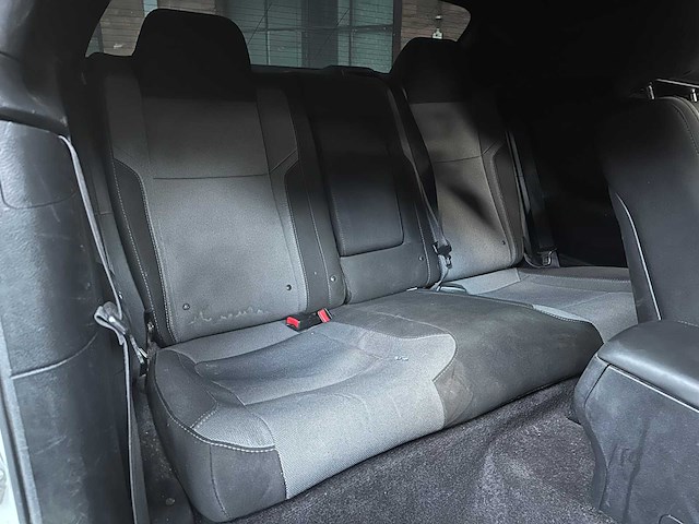 Dodge challenger sxt 3.6 v6 305pk 2016 - afbeelding 21 van  27