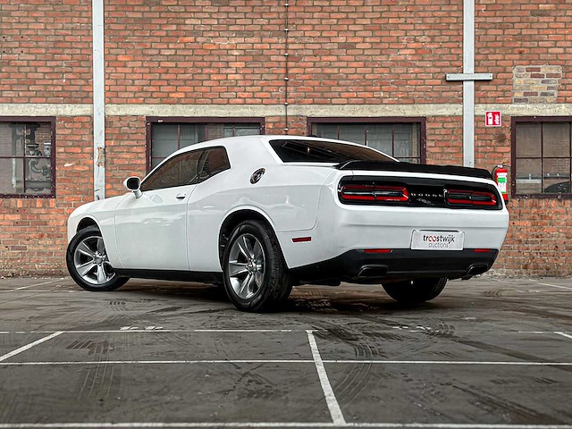 Dodge challenger sxt 3.6 v6 305pk 2016 - afbeelding 3 van  19
