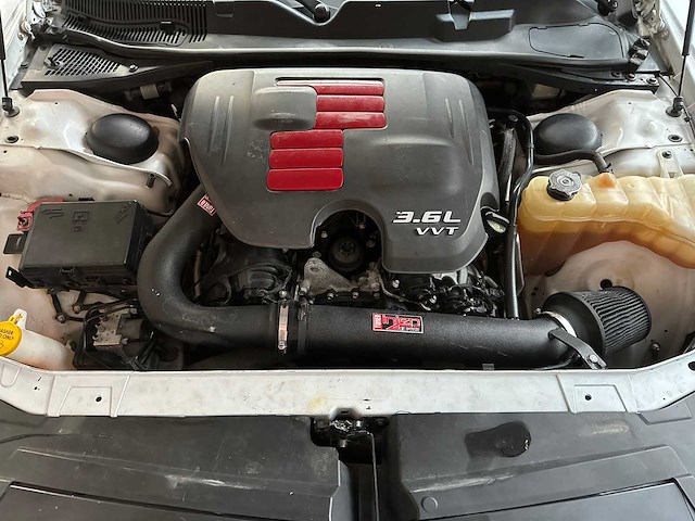 Dodge challenger sxt 3.6 v6 305pk 2016 - afbeelding 18 van  29