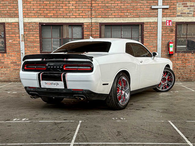 Dodge challenger sxt 3.6 v6 305pk 2016 - afbeelding 1 van  9