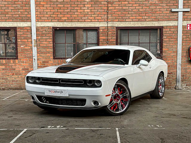 Dodge challenger sxt 3.6 v6 305pk 2016 - afbeelding 3 van  9