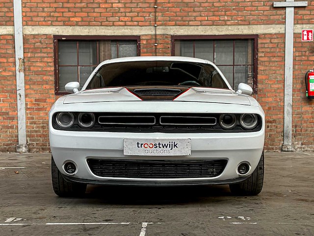 Dodge challenger sxt 3.6 v6 305pk 2016 - afbeelding 8 van  9