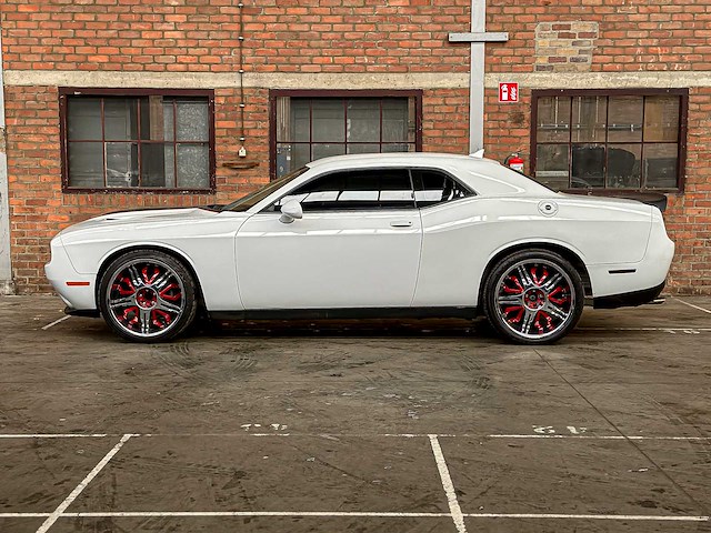 Dodge challenger sxt 3.6 v6 305pk 2016 - afbeelding 8 van  28