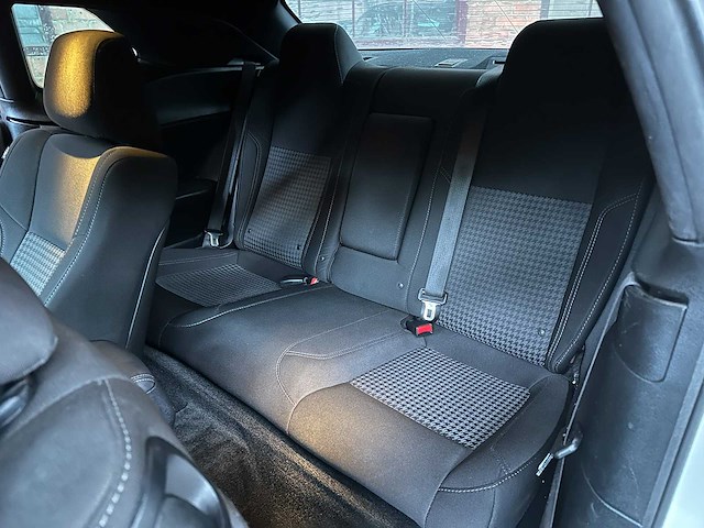 Dodge challenger sxt 3.6 v6 305pk 2016 - afbeelding 28 van  29