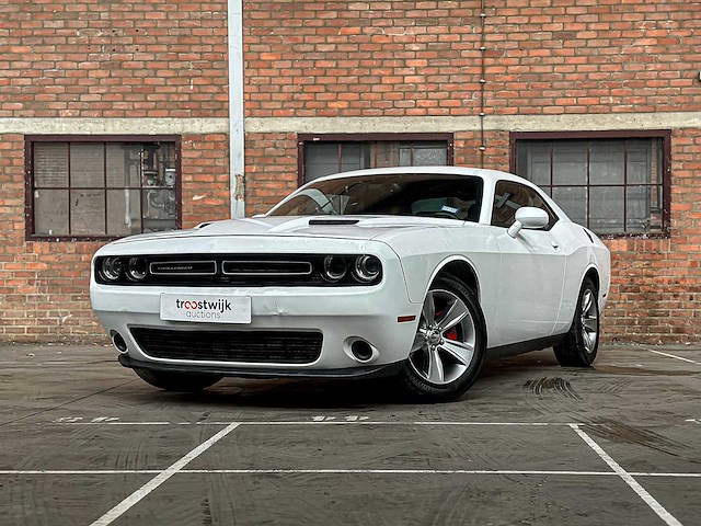 Dodge challenger sxt 3.6 v6 305pk 2016 - afbeelding 1 van  34