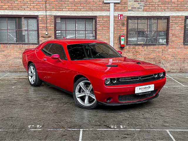 Dodge challenger sxt 3.6 v6 305pk 2017 - afbeelding 31 van  32