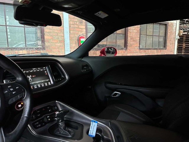 Dodge challenger sxt 3.6 v6 305pk 2017 - afbeelding 35 van  38