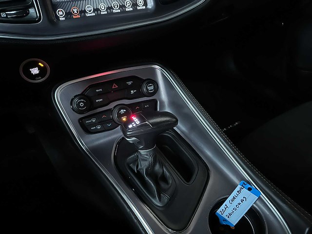 Dodge challenger sxt 3.6 v6 305pk 2017 - afbeelding 19 van  38