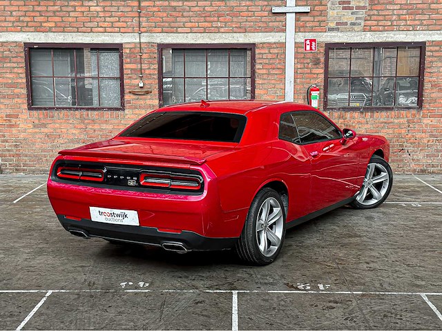 Dodge challenger sxt 3.6 v6 305pk 2017 - afbeelding 3 van  22