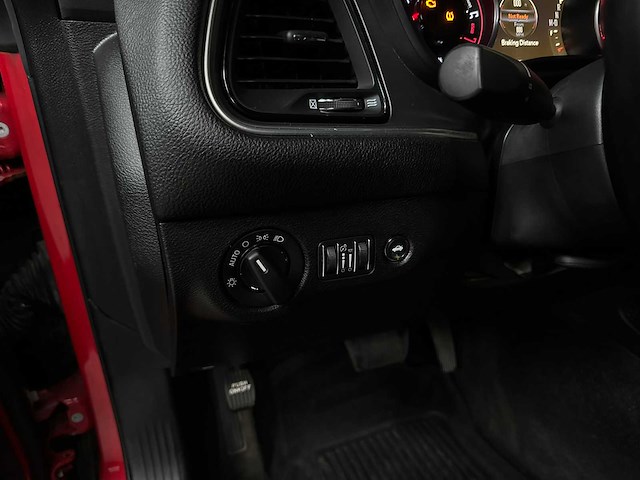 Dodge challenger sxt 3.6 v6 305pk 2017 - afbeelding 10 van  22