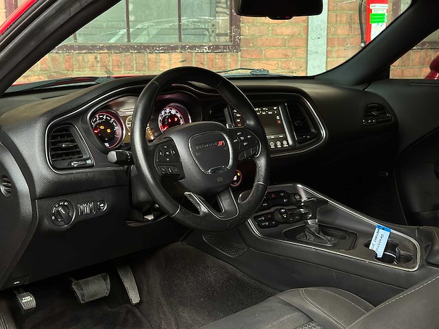 Dodge challenger sxt 3.6 v6 305pk 2017 - afbeelding 10 van  37