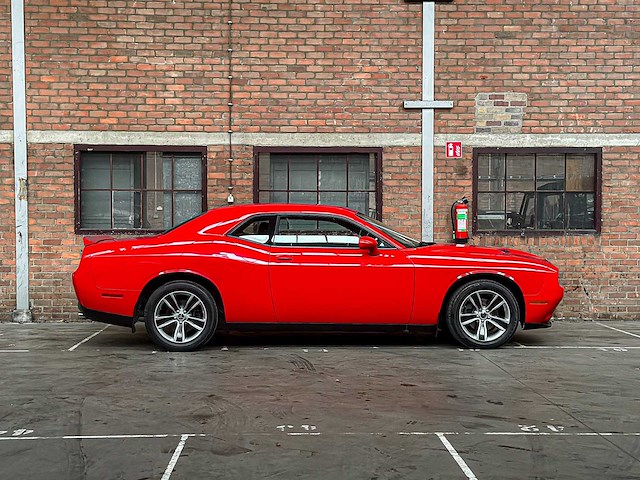 Dodge challenger sxt 3.6 v6 305pk 2018 - afbeelding 40 van  40