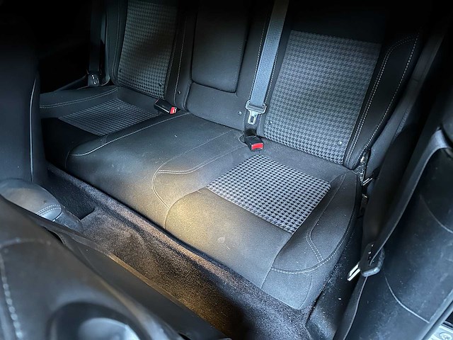 Dodge challenger sxt 3.6 v6 305pk 2018 - afbeelding 26 van  35