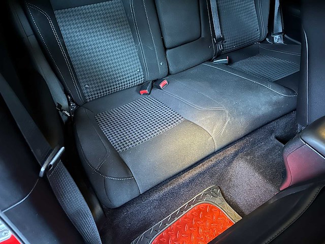 Dodge challenger sxt 3.6 v6 305pk 2018 - afbeelding 33 van  40