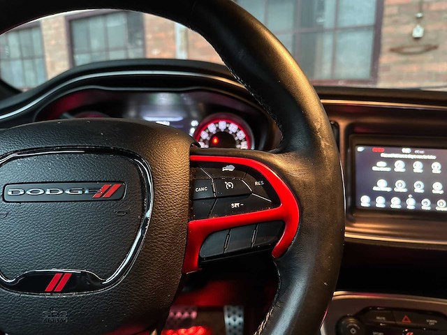 Dodge challenger sxt 3.6 v6 305pk 2018 - afbeelding 16 van  40