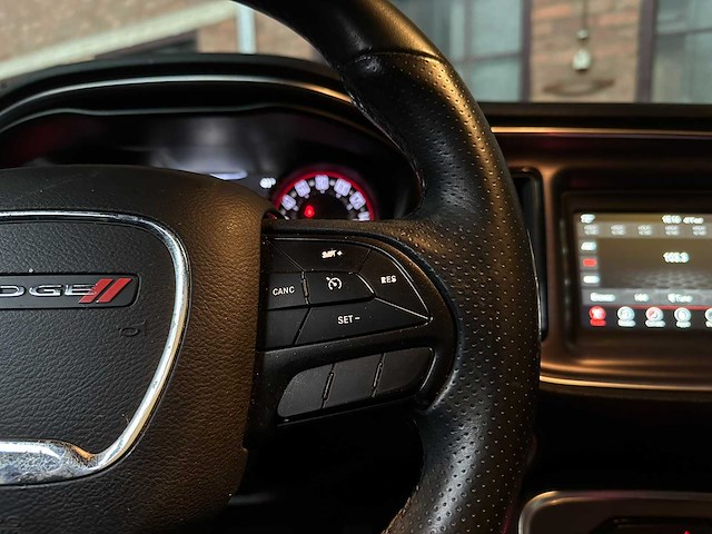 Dodge challenger sxt 3.6 v6 305pk 2018 - afbeelding 14 van  35