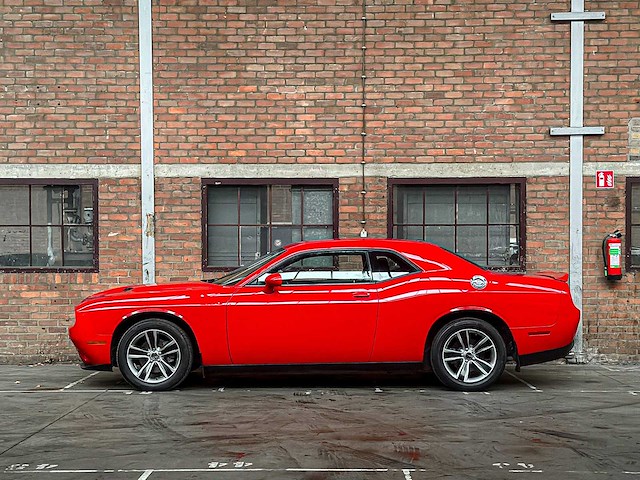 Dodge challenger sxt 3.6 v6 305pk 2018 - afbeelding 5 van  21