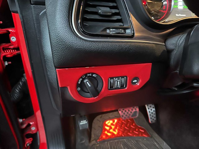 Dodge challenger sxt 3.6 v6 305pk 2018 - afbeelding 8 van  21