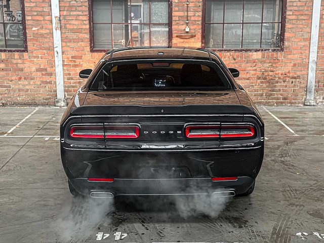 Dodge challenger sxt 3.6 v6 305pk 2018 - afbeelding 2 van  30