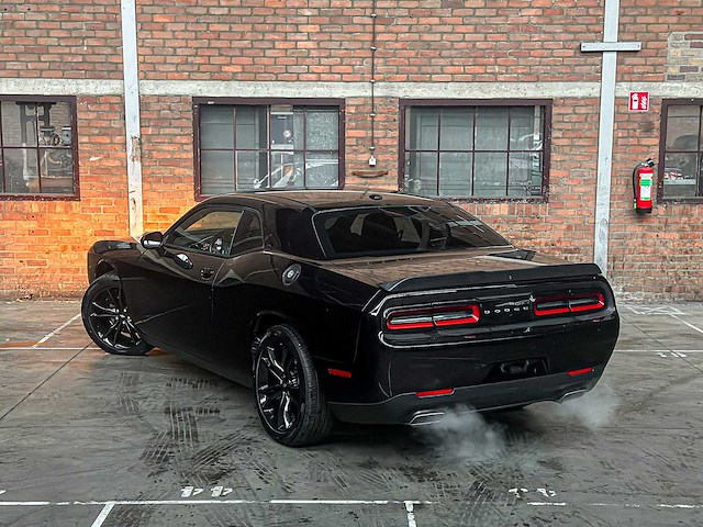 Dodge challenger sxt 3.6 v6 305pk 2018 - afbeelding 4 van  30