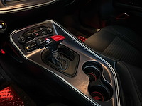 Dodge challenger sxt 3.6 v6 305pk 2018 - afbeelding 34 van  40