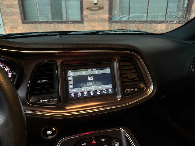 Dodge challenger sxt 3.6 v6 305pk 2018 - afbeelding 17 van  34