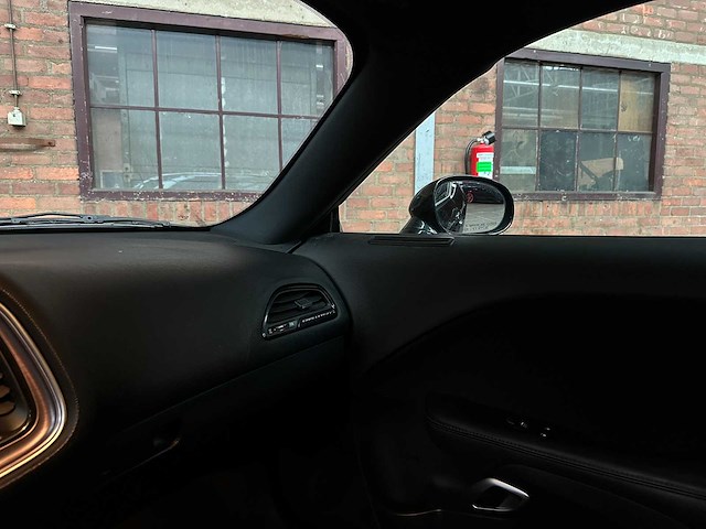 Dodge challenger sxt 3.6 v6 305pk 2018 - afbeelding 18 van  34