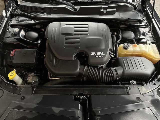 Dodge challenger sxt 3.6 v6 305pk 2018 - afbeelding 22 van  34