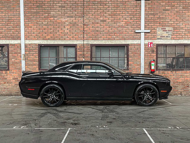 Dodge challenger sxt 3.6 v6 305pk 2018 - afbeelding 33 van  34
