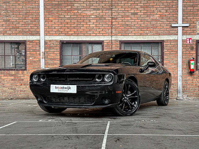 Dodge challenger sxt 3.6 v6 305pk 2018 - afbeelding 1 van  35