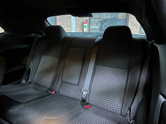 Dodge challenger sxt 3.6 v6 305pk 2018 - afbeelding 33 van  35