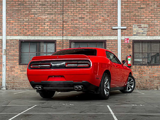 Dodge challenger sxt 3.6 v6 305pk 2018 - afbeelding 1 van  39