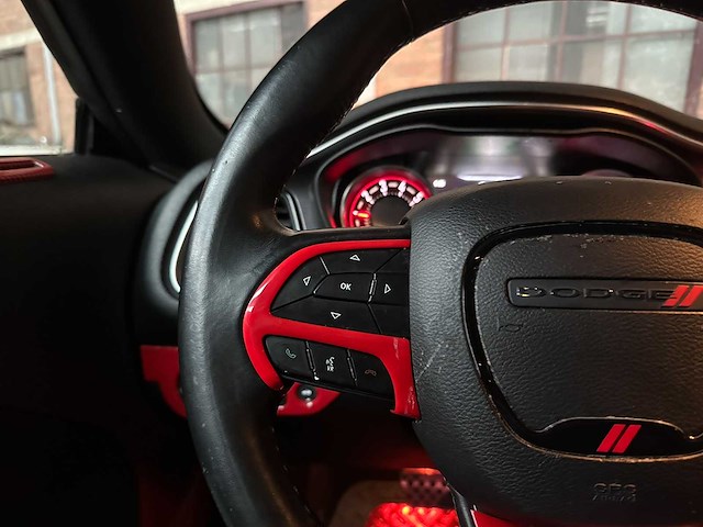 Dodge challenger sxt 3.6 v6 305pk 2018 - afbeelding 14 van  39