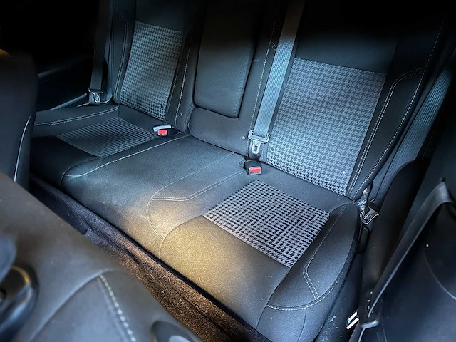 Dodge challenger sxt 3.6 v6 305pk 2018 - afbeelding 29 van  39