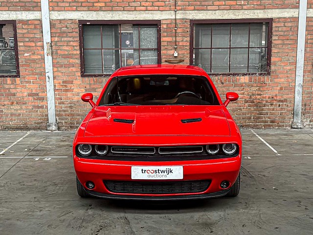 Dodge challenger sxt 3.6 v6 305pk 2018 - afbeelding 35 van  39