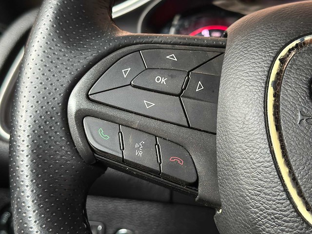 Dodge challenger sxt 3.6 v6 305pk 2019 - afbeelding 12 van  40