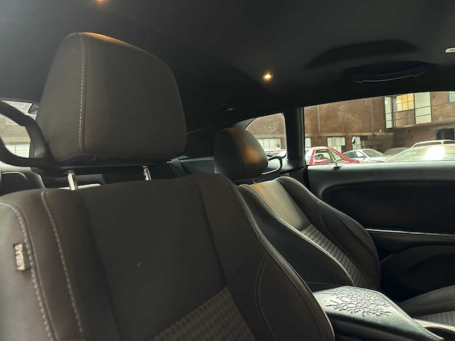 Dodge challenger sxt 3.6 v6 305pk 2019 - afbeelding 34 van  40