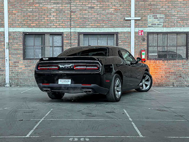 Dodge challenger sxt 3.6 v6 305pk 2019 - afbeelding 2 van  29