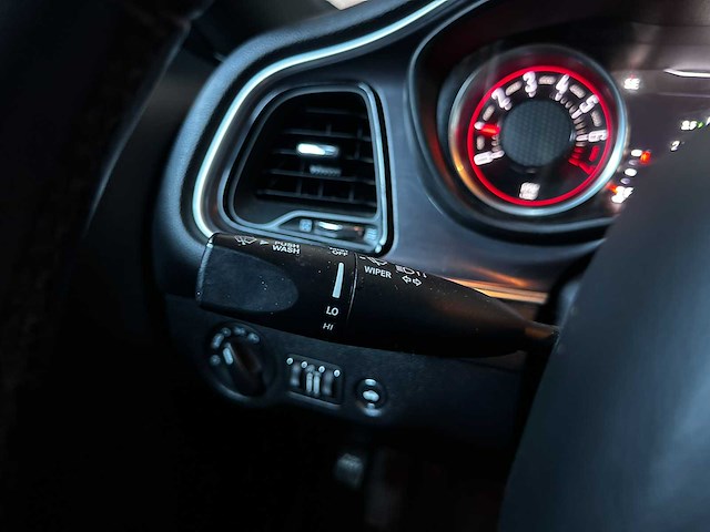 Dodge challenger sxt 3.6 v6 305pk 2019 - afbeelding 12 van  29