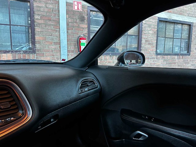 Dodge challenger sxt 3.6 v6 305pk 2019 - afbeelding 16 van  29