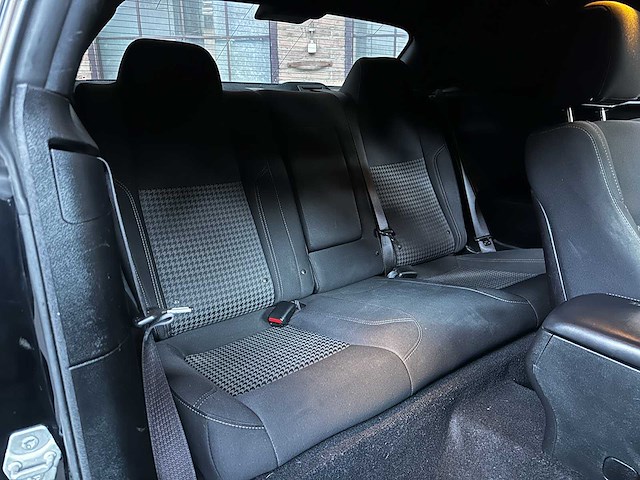 Dodge challenger sxt 3.6 v6 305pk 2019 - afbeelding 23 van  29