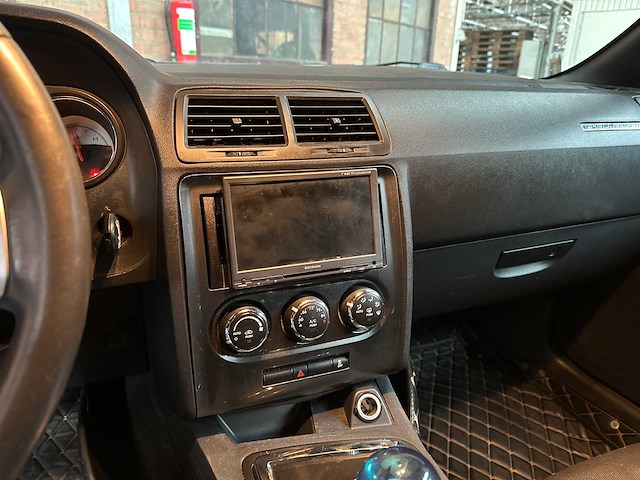 Dodge challenger sxt 3.6 v6 309pk 2014 - afbeelding 9 van  18