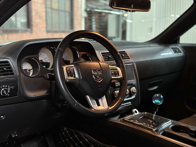 Dodge challenger sxt 3.6 v6 309pk 2014 - afbeelding 4 van  22