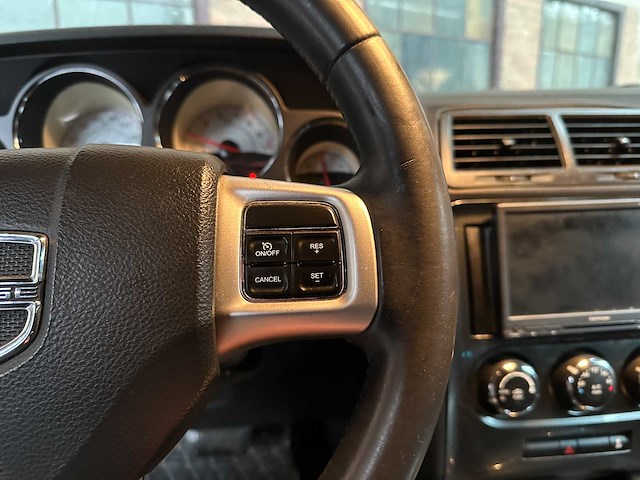 Dodge challenger sxt 3.6 v6 309pk 2014 - afbeelding 8 van  22