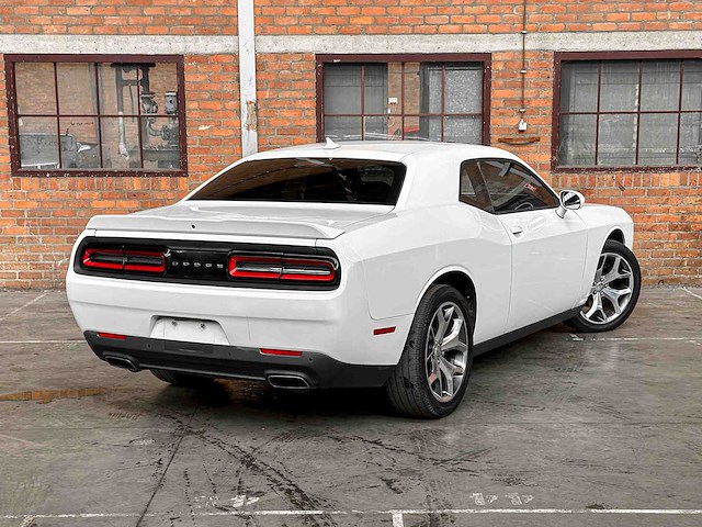 Dodge challenger sxt plus 3.6 v6 305pk 2015 - afbeelding 5 van  43