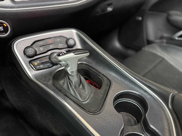 Dodge challenger sxt plus 3.6 v6 305pk 2015 - afbeelding 21 van  51