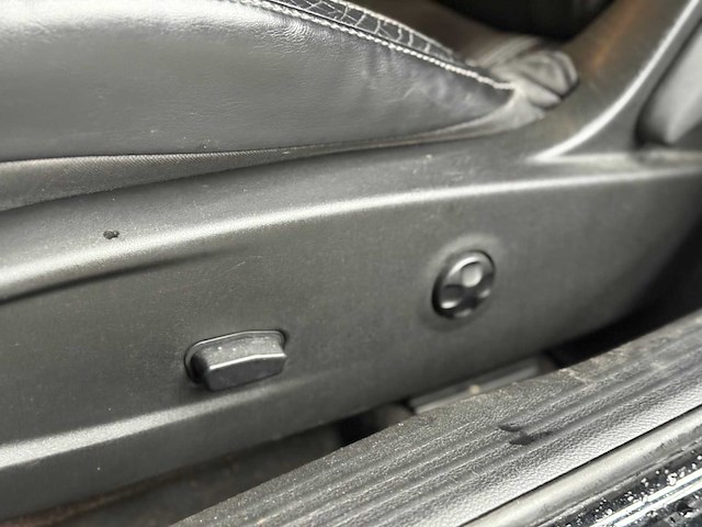 Dodge challenger sxt plus 3.6 v6 305pk 2015 - afbeelding 32 van  51