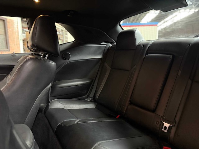 Dodge challenger sxt plus 3.6 v6 305pk 2015 - afbeelding 36 van  51