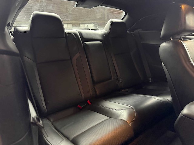 Dodge challenger sxt plus 3.6 v6 305pk 2015 - afbeelding 42 van  51