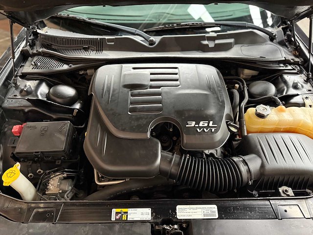 Dodge challenger sxt plus 3.6 v6 305pk 2015 - afbeelding 46 van  51